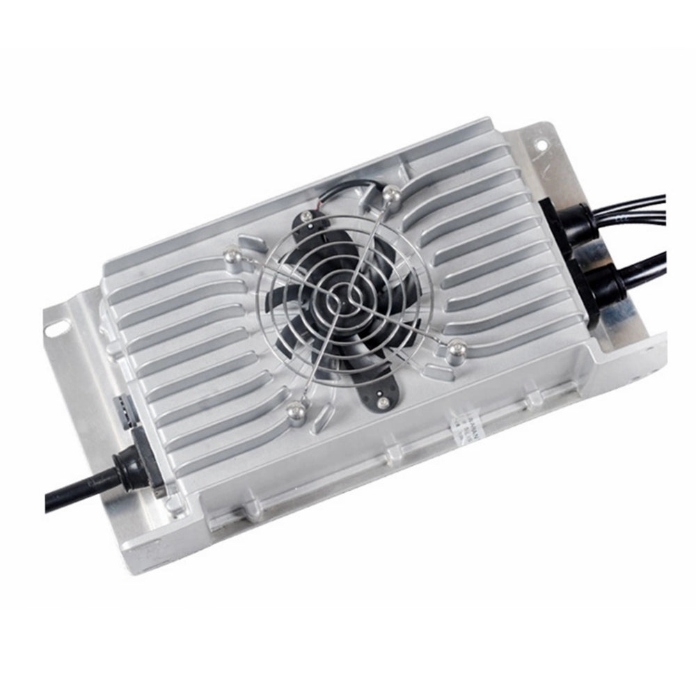 Caricabatterie da 3,3 kW Deligreen OBC a bordo livello IP67 3,3 kW 96 V 108 V 32 A OBC EV Caricabatterie per auto elettrica solare