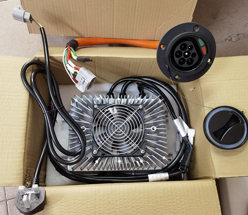 IEC Type 2 Socket 16A 32A & SAE J1772 Type 1 Socket with 1 m cable