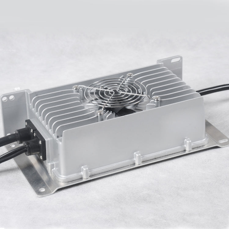 Chargeur 3,3 kw Deligreen OBC à bord niveau IP67 3,3 kw 96 V 108 V 32A OBC EV chargeur de batterie de voiture électrique solaire